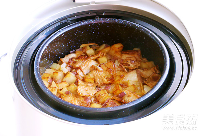 Pork Belly and Potato Braised Rice recipe