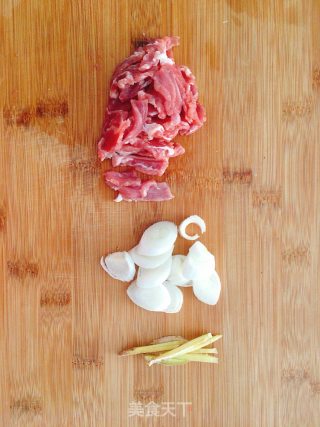 Noodle Soup with Tomato Sauce and Pork Slices recipe