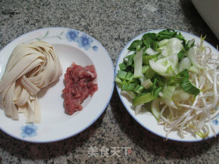 Tenderloin Noodles with Green Bean Sprouts recipe