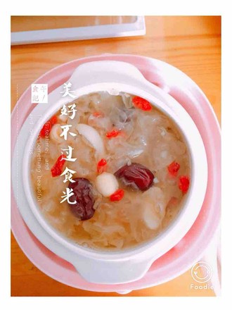 Red Date Tremella and Lotus Seed Soup recipe