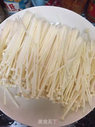 Fried Pork with Enoki Mushroom recipe