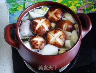 Kunbo Casserole Stewed Mushroom Pork Rib Soup recipe