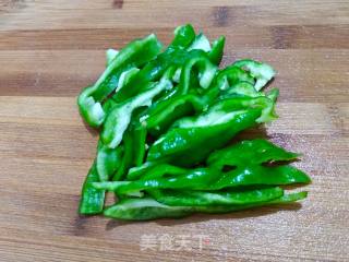 Fried Lotus Root Slices with Green Pepper recipe