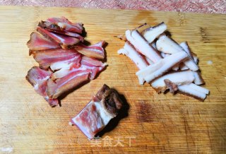 Stir-fried Bacon with Artemisia Quinoa recipe