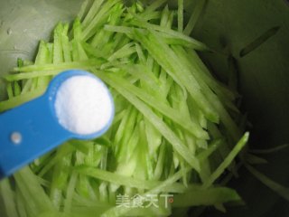 Cool and Refreshing Cold Radish recipe