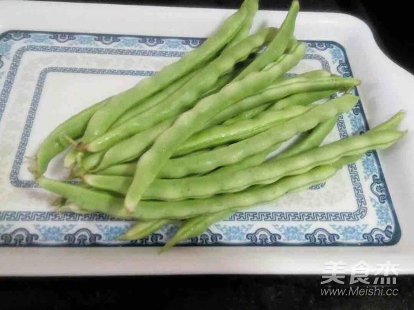 Braised Noodles with Beans recipe