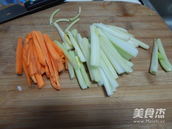 Stir-fried Shredded Beans with Celery recipe