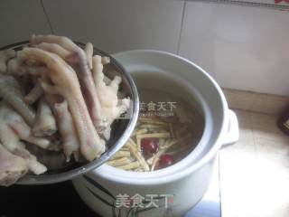 Medicated Chicken Feet Soup recipe