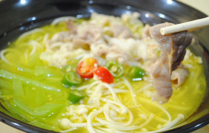 How to Make Beef Noodles in Sour Soup recipe