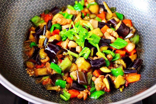 Stir-fried Diced Pork with Eggplant and Double Pepper recipe