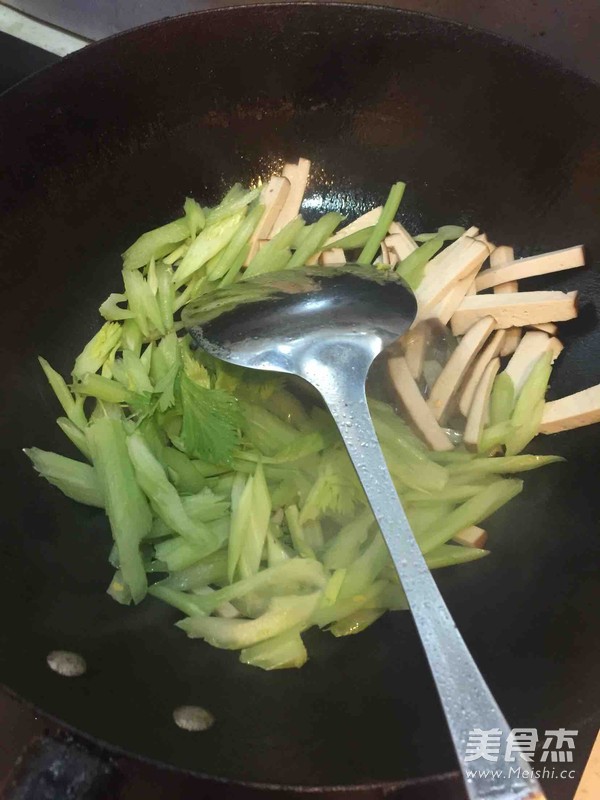 Smoked Dried Celery recipe