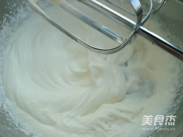 Creamy Strawberry Cake Roll recipe