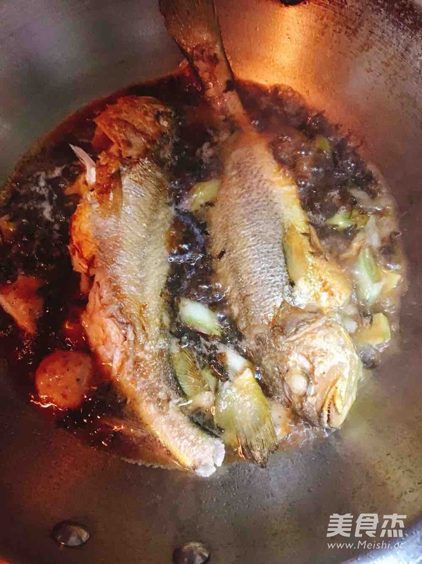 Grilled Yellow Croaker with Plum Dried Vegetables recipe
