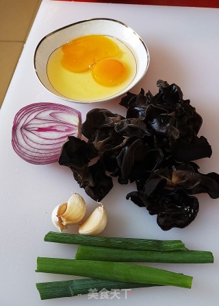 Fried Fungus, Eggs, Onions, Tomatoes recipe