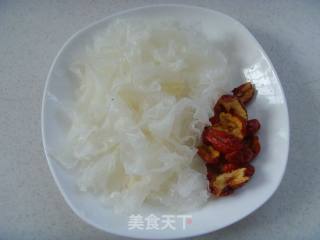 Summer Beauty Dessert---soap Japonica Rice White Fungus Soup recipe