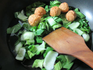 Golden Fish Egg Noodle Soup with Green Vegetables recipe