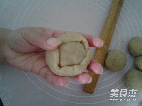 Chestnut Salted Egg Yolk Mooncakes recipe