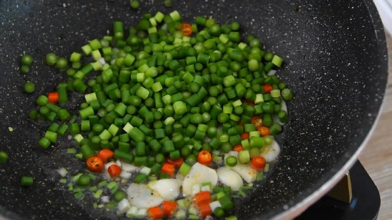 Stir-fried Minced Pork with Garlic Moss recipe