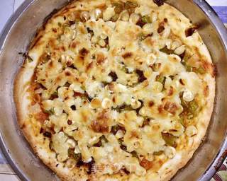 Corn Pizza with Thin Bottom Sausage recipe