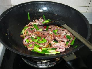 Stir-fried Shredded Belly with Black Bean Sauce and Green Garlic recipe