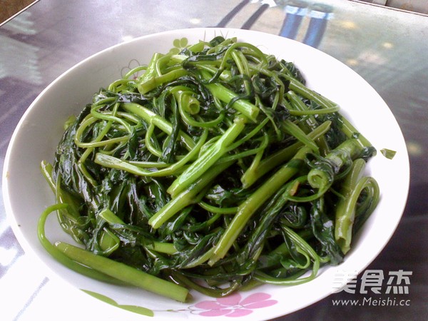 Stir-fried Water Spinach recipe