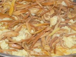 Scrambled Eggs with Daylily—home Cooking recipe