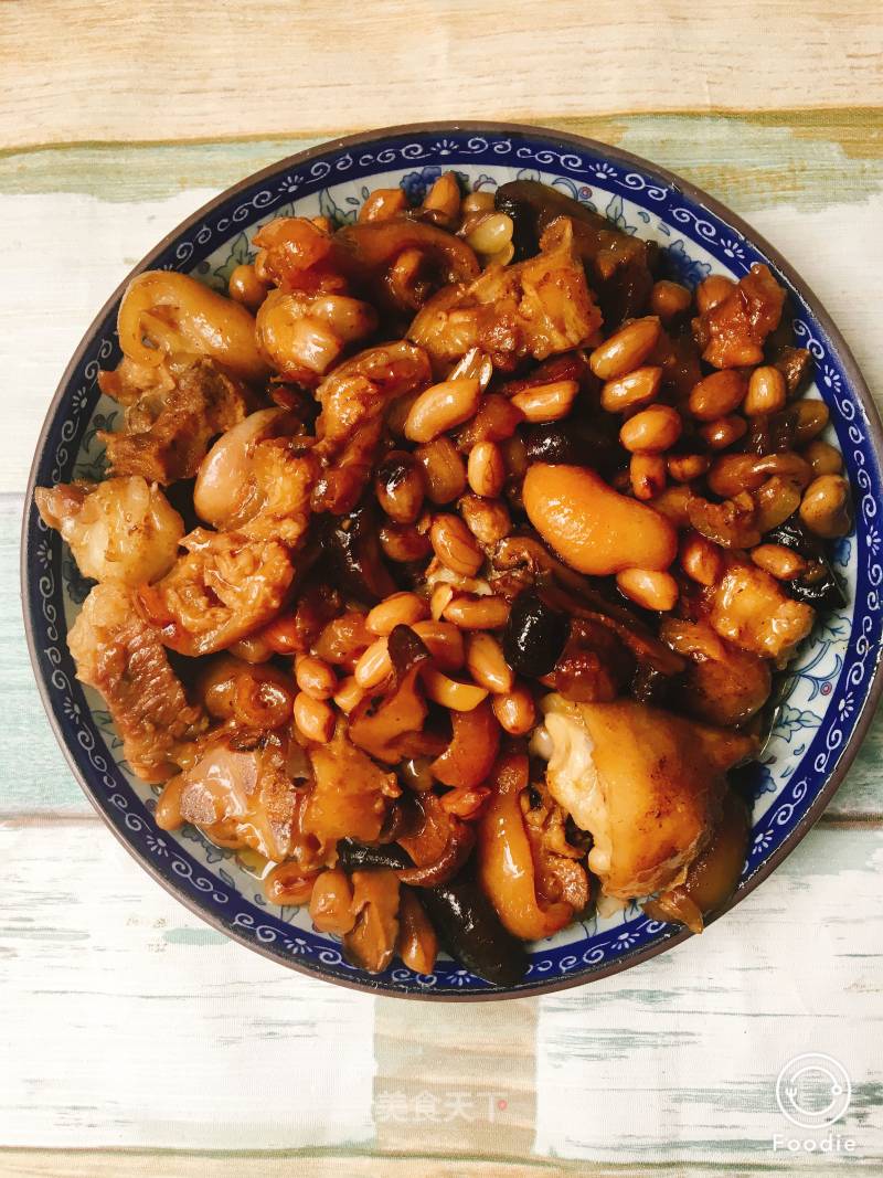 Hakka Specialty Braised Pork Knuckles with Sand Tea recipe