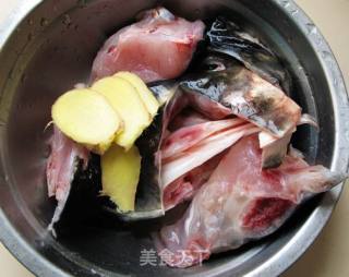 Chuanxiong Baizhi Fish Head Soup recipe