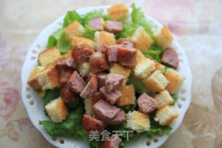 Golden Toast Sausage Salad recipe