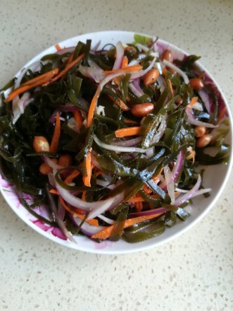 Refreshing and Fragrant Cold Seaweed Shreds