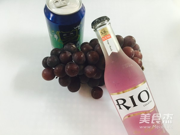 Rio Refreshing Grape Fruit Drink recipe