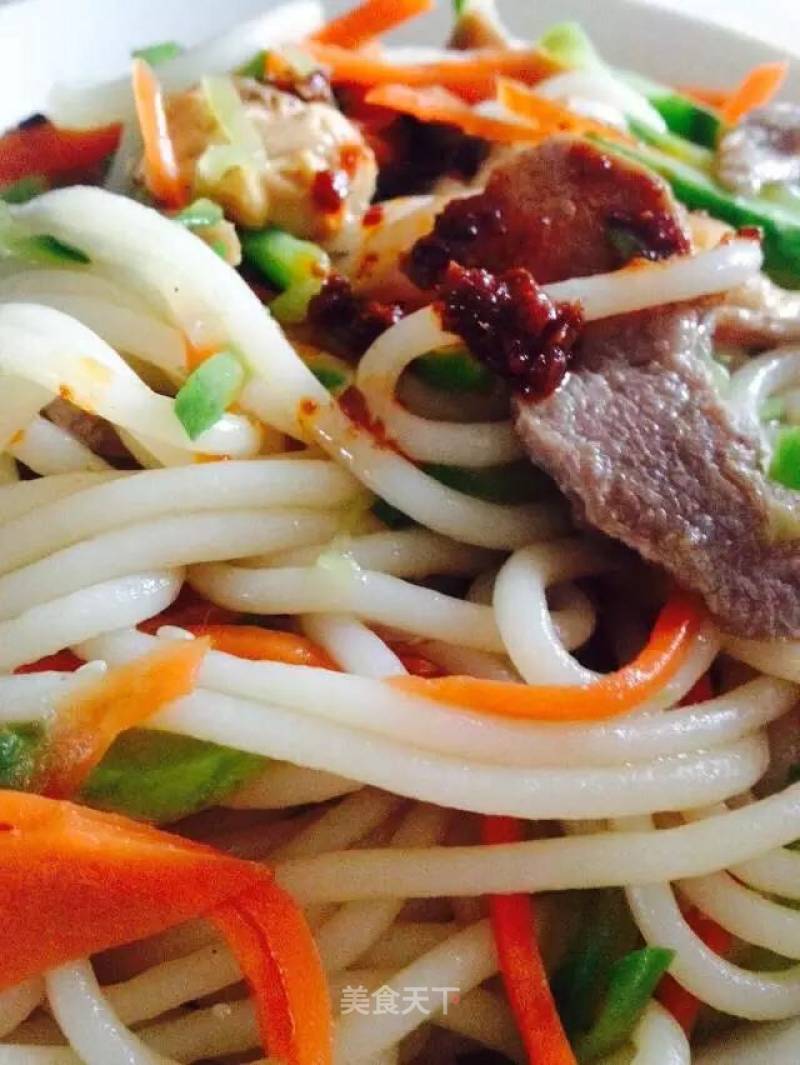 Rice Noodles with Pork Thigh