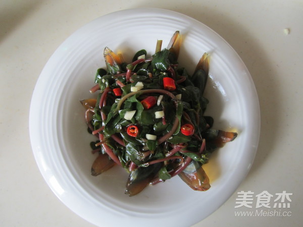 Purslane with Preserved Egg recipe