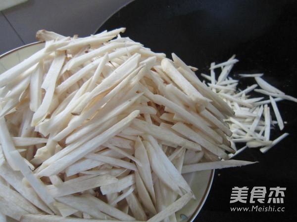 Stir-fried Shredded Pork with Pleurotus Eryngii recipe