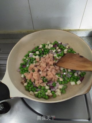 Stir-fried Peas with Bell Pepper recipe