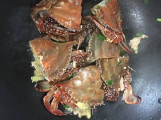 Fried Sea Crab with Ginger and Spring Onion recipe