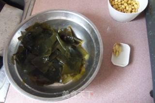 Kelp and Soy Keel Soup recipe
