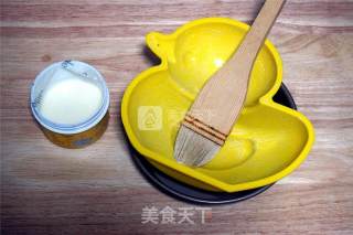 #aca烤明星大赛#little Yellow Duck Light Yogurt Cake recipe