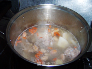 Chinese Wolfberry and Yam Ribs in Clay Pot recipe