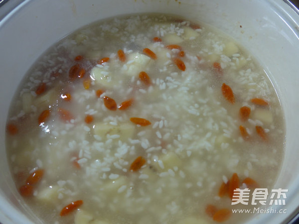 Chinese Wolfberry Wine Stuffed Banana Soup recipe