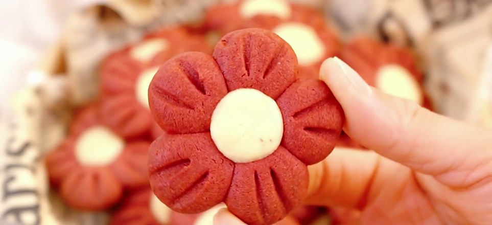 Little Red Flower Cookies recipe