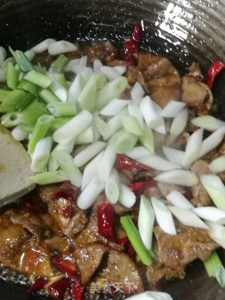 Stir-fried Pork Liver with Pickled Peppers and Green Onions recipe