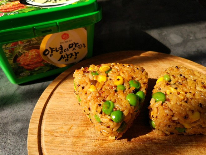 Just Eat Rice Ball with Sauce--korean Style Rice Ball with Sauce recipe