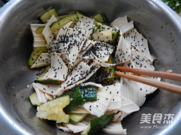 Cucumber Taro Noodles recipe