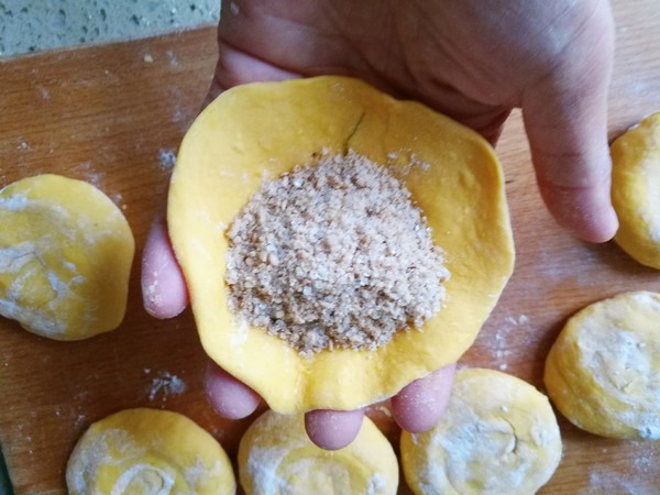 Pumpkin Pasta with Sesame Filling recipe