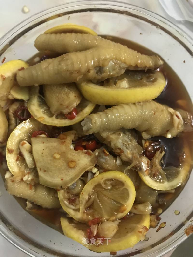 Sour and Spicy Lemon Chicken Feet recipe