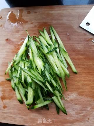 "cold Salad" Cucumber with Enoki Mushroom recipe