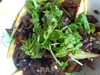 Wild Bamboo Shoots Mixed with Fungus recipe