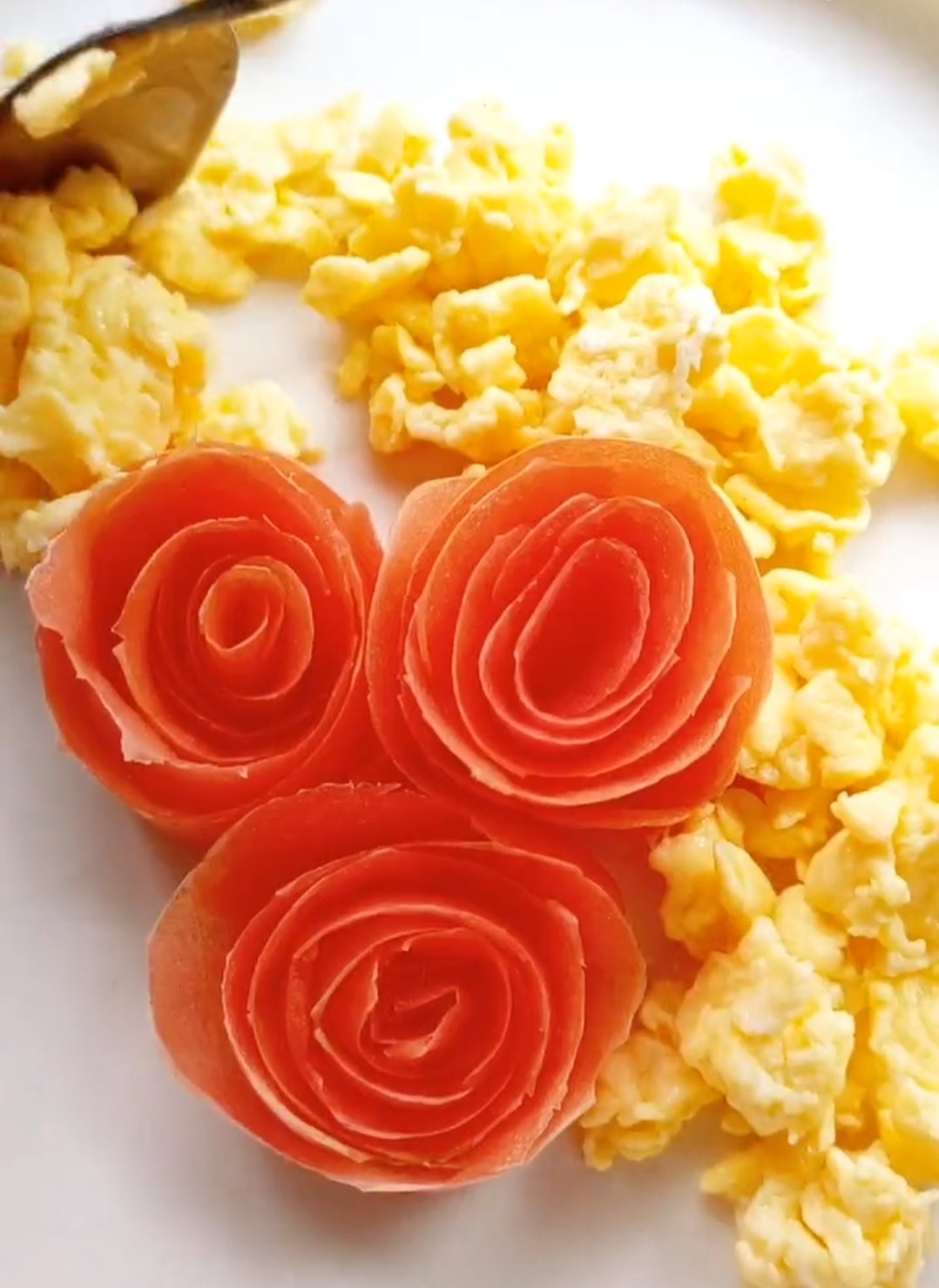 Tomato Scrambled Eggs recipe