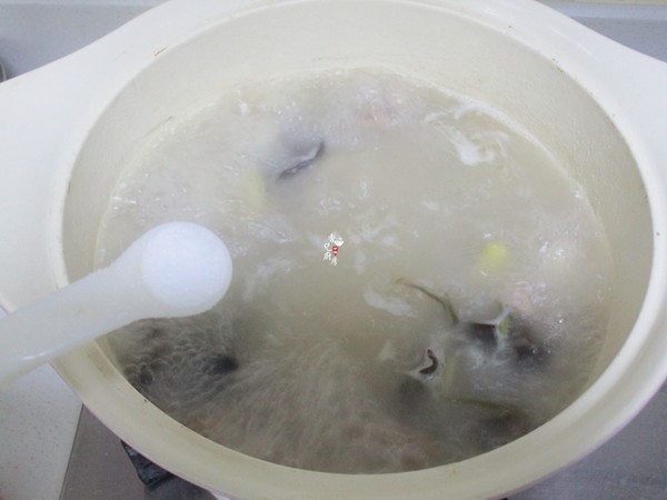 Yam Black Fungus Pork Rib Soup recipe